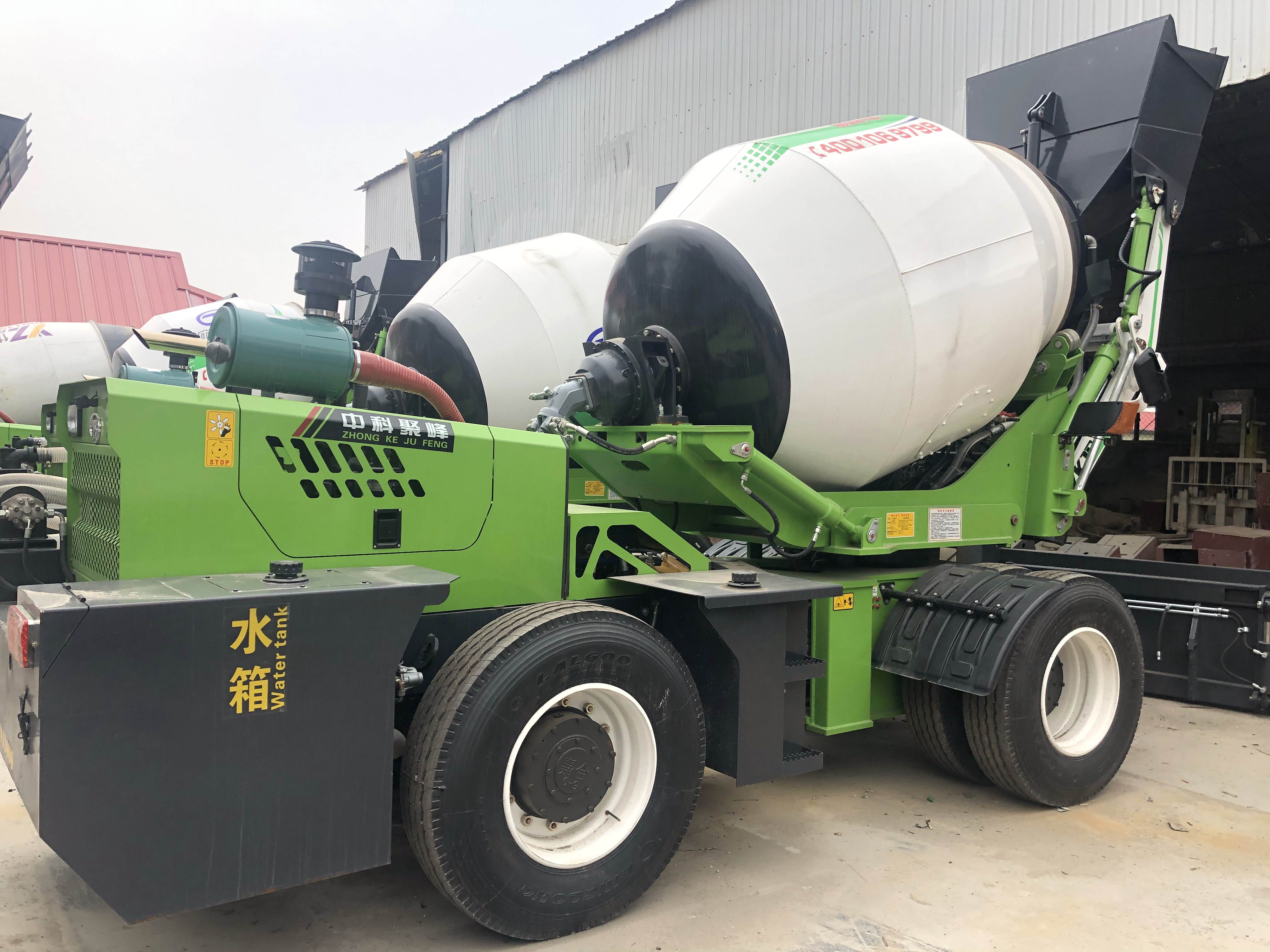 <b>自動(dòng)上料混凝土攪拌車的“三高工作”</b>